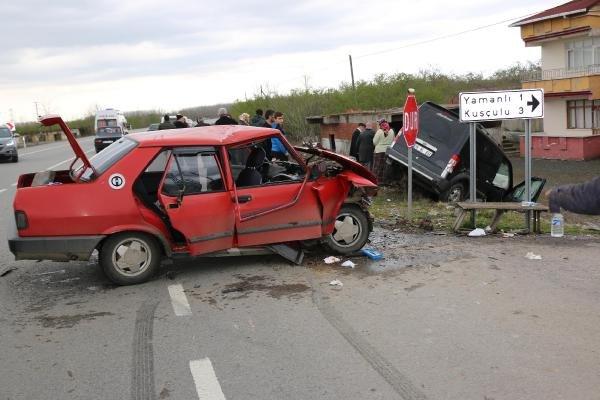 Samsun'da oy dönüşü kaza: 7 yaralı