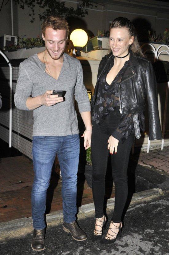 Serenay Sarıkaya ve Kerem Bursin kavuştu