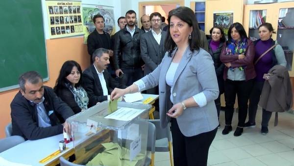 Pervin Buldan oy kullandı