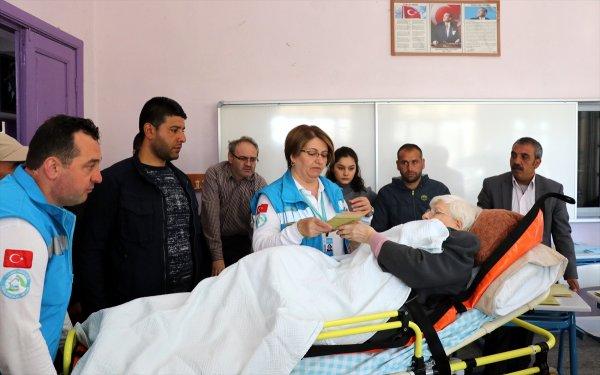 Kırklareli'de bir kadın oyunu sedye üzerinde kullandı