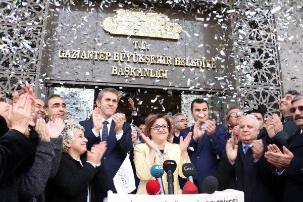 Fatma Şahin'e coşkulu karşılama