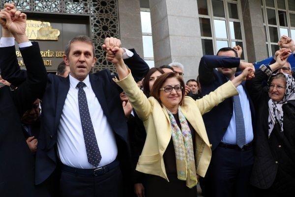 Fatma Şahin'e coşkulu karşılama