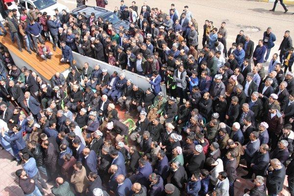 Şemdinli'de seçim kutlaması