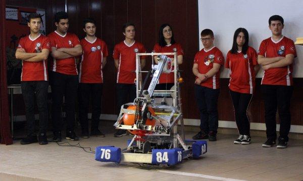 Mars’taki insansız aracın benzerini yapan liselilere ödül