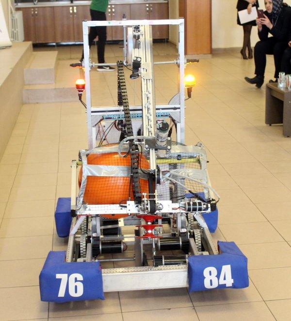 Mars’taki insansız aracın benzerini yapan liselilere ödül