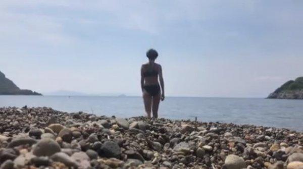 Birce Akalay İstanbul'u terk etti