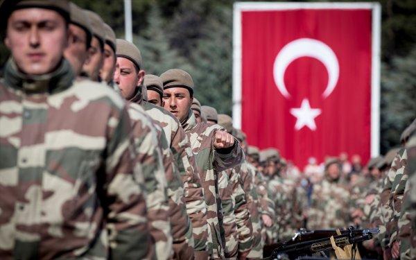 Bedelliler çakı gibi asker oldu