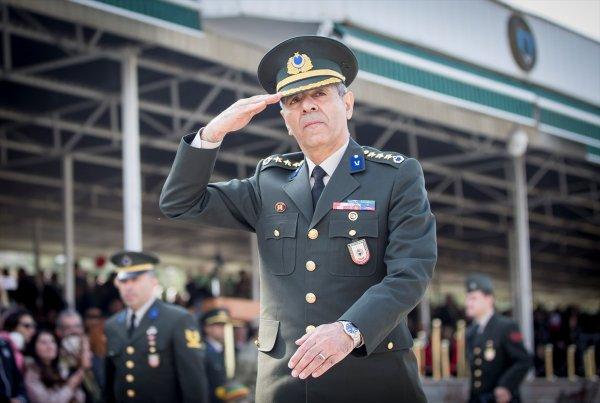 Bedelliler çakı gibi asker oldu