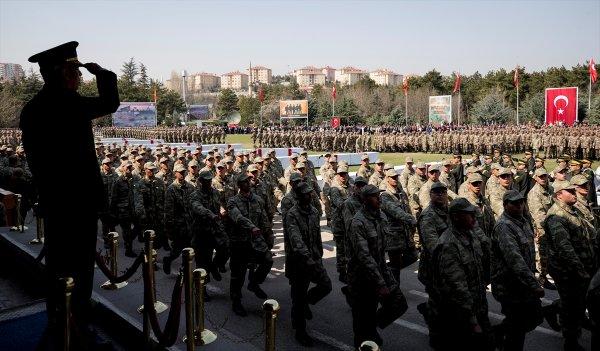 Bedelliler çakı gibi asker oldu