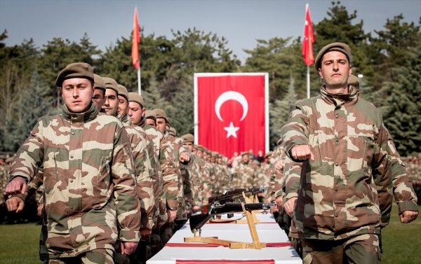 Bedelliler çakı gibi asker oldu