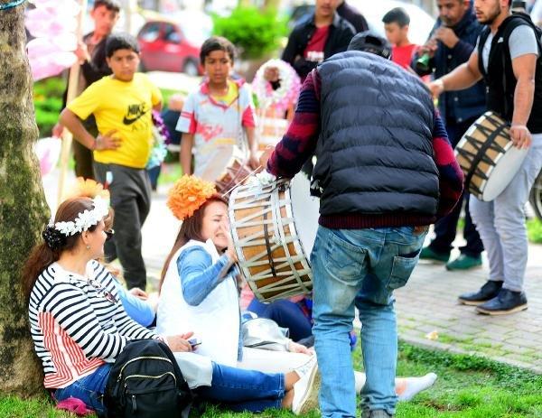 Adana'daki festivalde davulcu rahatsızlığı