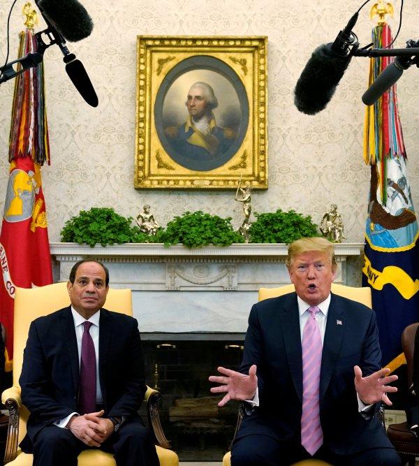 Trump Sisi ile bir araya geldi