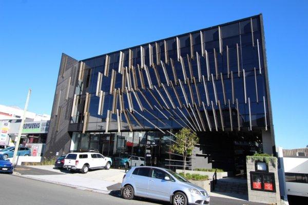 Birbirinden sanatsal ofis binaları