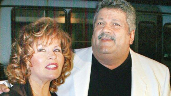 Osman Yağmurdereli'nin eşi soyuldu