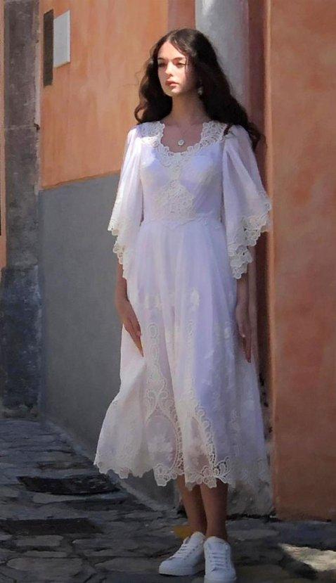 Monica Bellucci kamera arkasında kızını bekledi