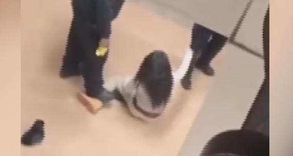 ABD polisi öğrenciyi darbetti, elektro şok verdi