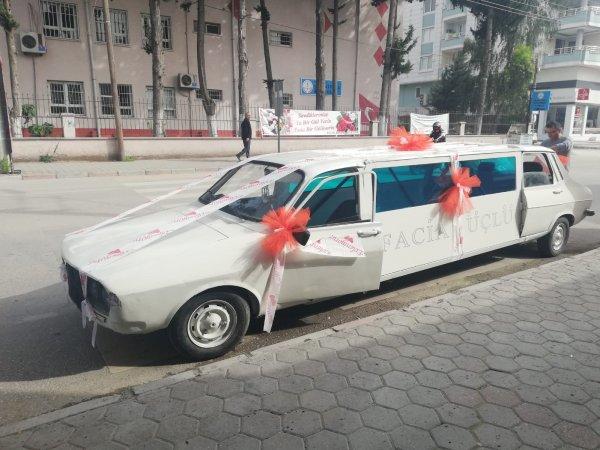 1978 model arabayı limuzine çevirdi