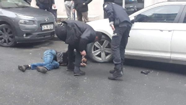 Kağıthane'de sokak ortasında bir kişi öldürüldü