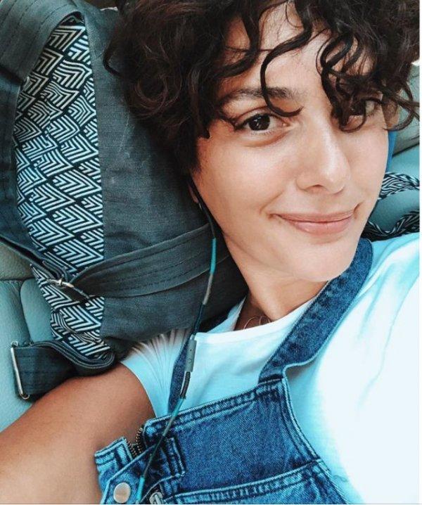 Bergüzar Korel'den bornozlu paylaşım