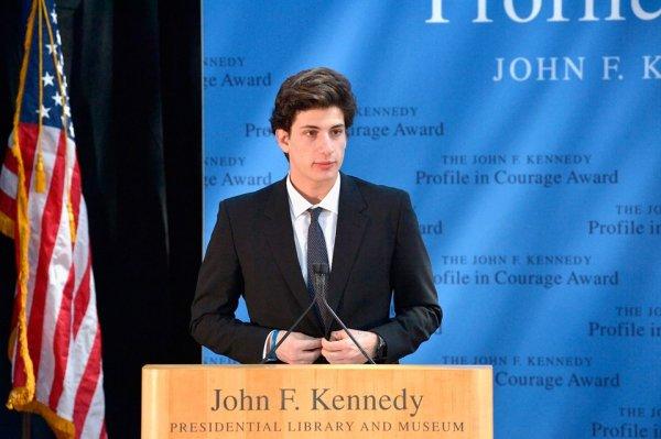 Kennedy'nin torununun Kendall ilgisi