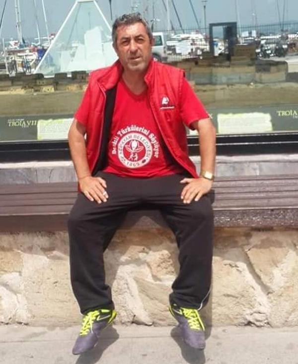 Denizli'de kaçan muhabbet kuşunu yakalamak isterken öldü