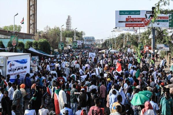 Suudi Arabistan ve BAE ortak heyeti Sudan'da