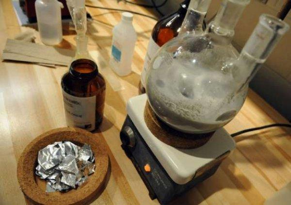 Öğrencilerine ecstasy yaptıran profesör tutuklandı