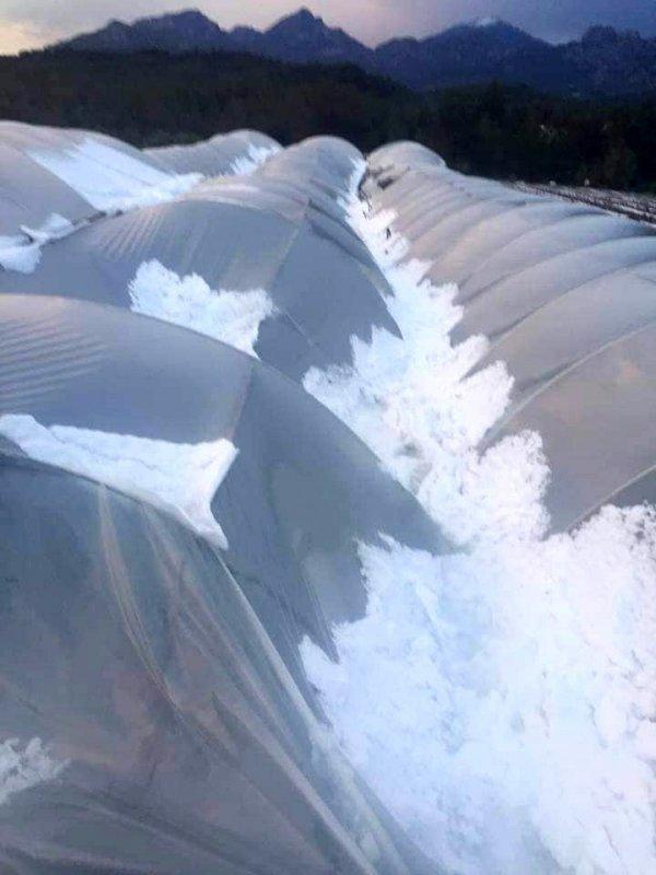 Antalya’da dolu yağdı