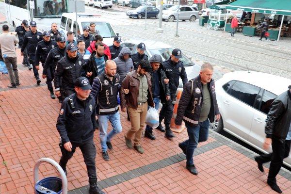 Kocaeli’de FETÖ’den gözaltına alınan 8 kişi adliyede