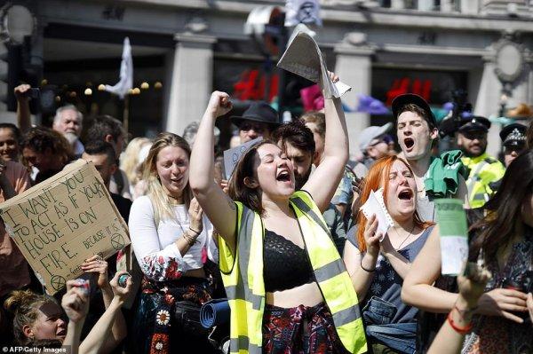 Londra'da eylemlerin önüne geçilemiyor