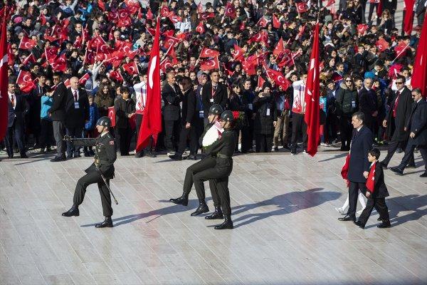 23 Nisan törenleri Anıtkabir'de