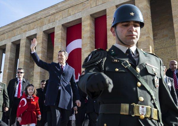 23 Nisan törenleri Anıtkabir'de