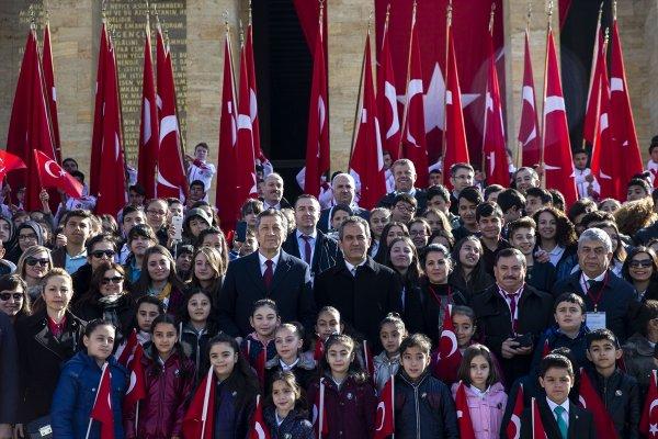 23 Nisan törenleri Anıtkabir'de