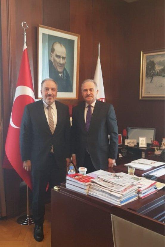 AK Parti'den CHP'li Levent Gök'e geçmiş olsun ziyareti