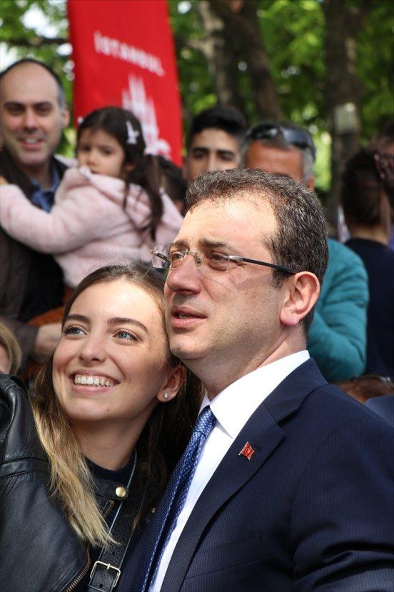 Dünyanın en büyük lale halısı Sultanahmet'te