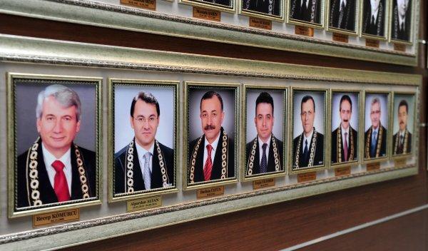 AYM albümünde FETÖ'cü üyelerin fotoğrafları duruyor
