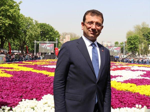 Dünyanın en büyük lale halısı Sultanahmet'te