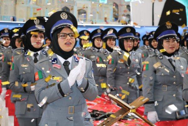 Afgan polisler Sivas'ta mezun oldu