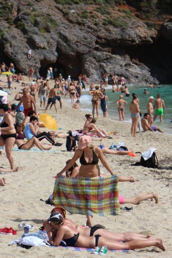 Türkiye'ye turist akını başladı