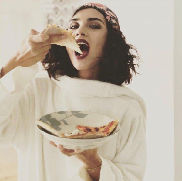 Tuba Büyüküstün doğal haliyle büyüledi