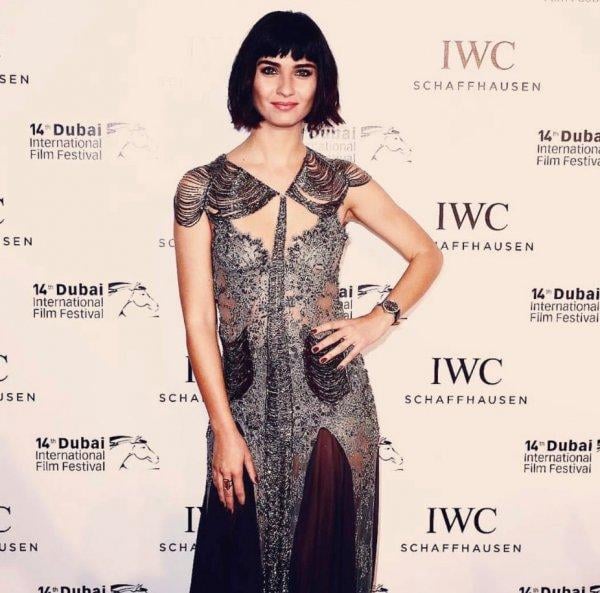 Tuba Büyüküstün doğal haliyle büyüledi