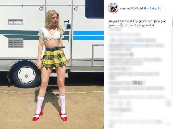 Aleyna Tilki süper minisiyle poz verdi