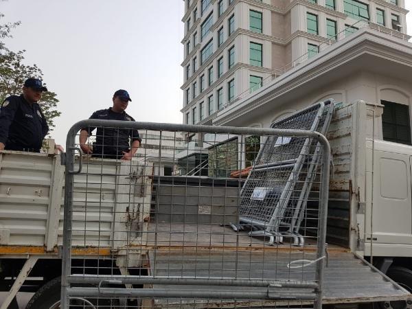 YSK önünde güvenlik önlemleri artırıldı