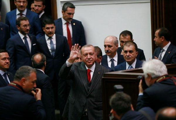 Erdoğan: Ekonomideki dalgalanmayı atlatacağız