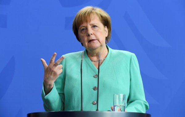 Pompeo Almanya ziyaretini erteledi