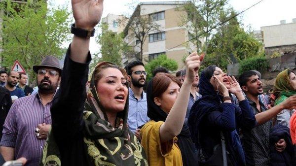 İran ekonomisi kötü gidişi sürdürüyor