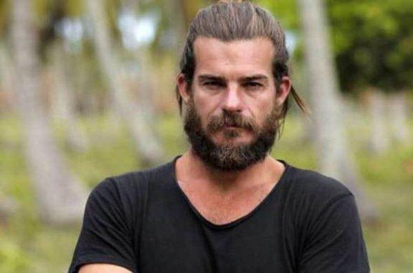 Cem Yılmaz sahnede fenalaştı