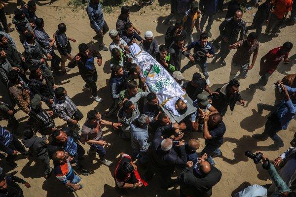 Şehit olan Filistinli genç son yolculuğuna uğurlandı