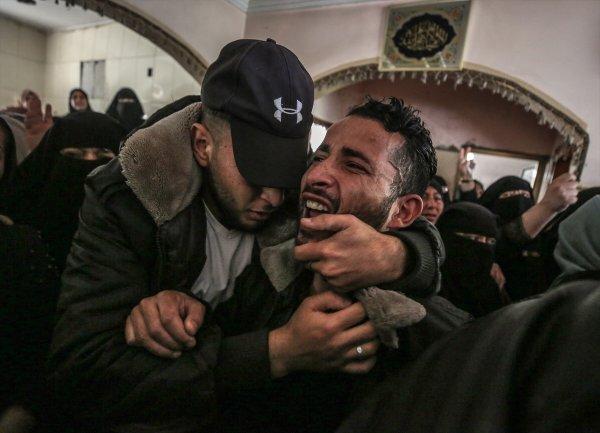 Şehit olan Filistinli genç son yolculuğuna uğurlandı