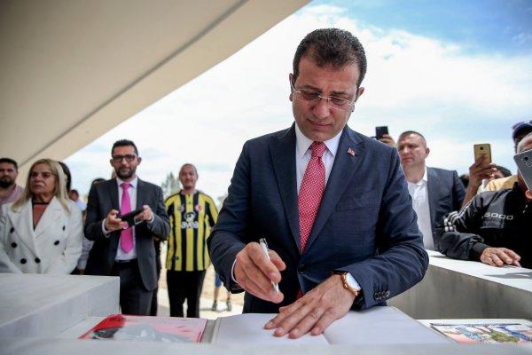 Ekrem İmamoğlu titrini kullanmaya devam ediyor